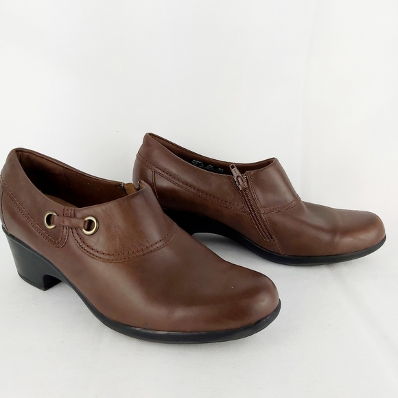 Clarks genuine leather slip on brown comfort shoes - Picture 2 of 9